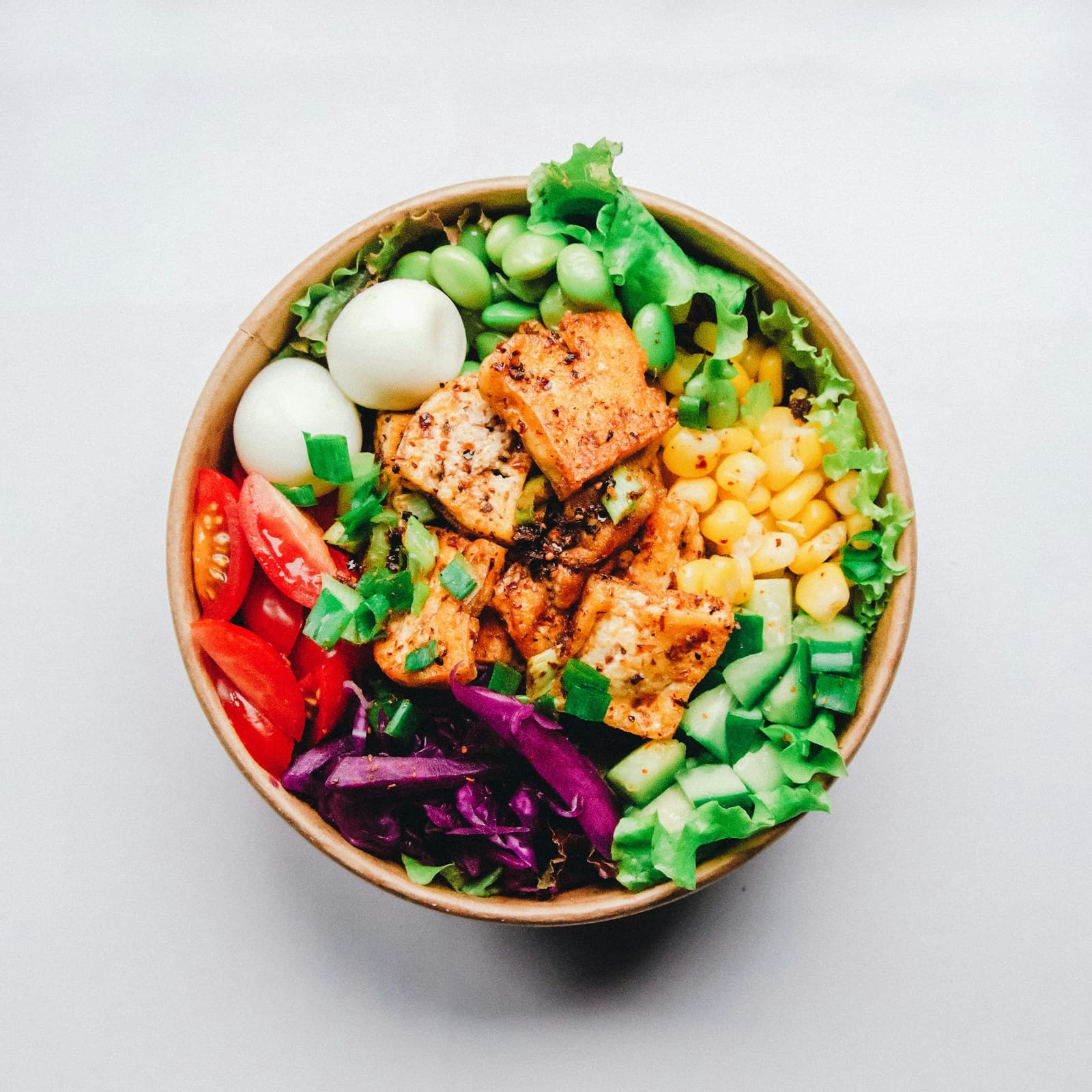 Colourful lunch bowl with seasonal vegetables